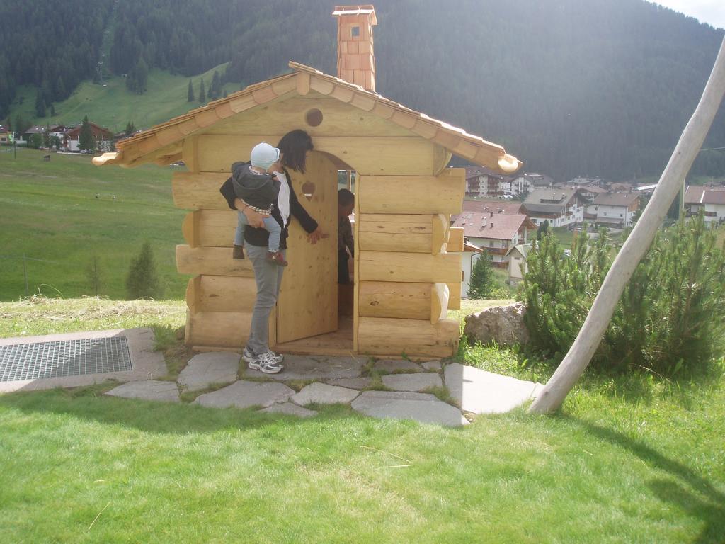 Hotel Garni La Majon Wolkenstein in Gröden Exterior foto
